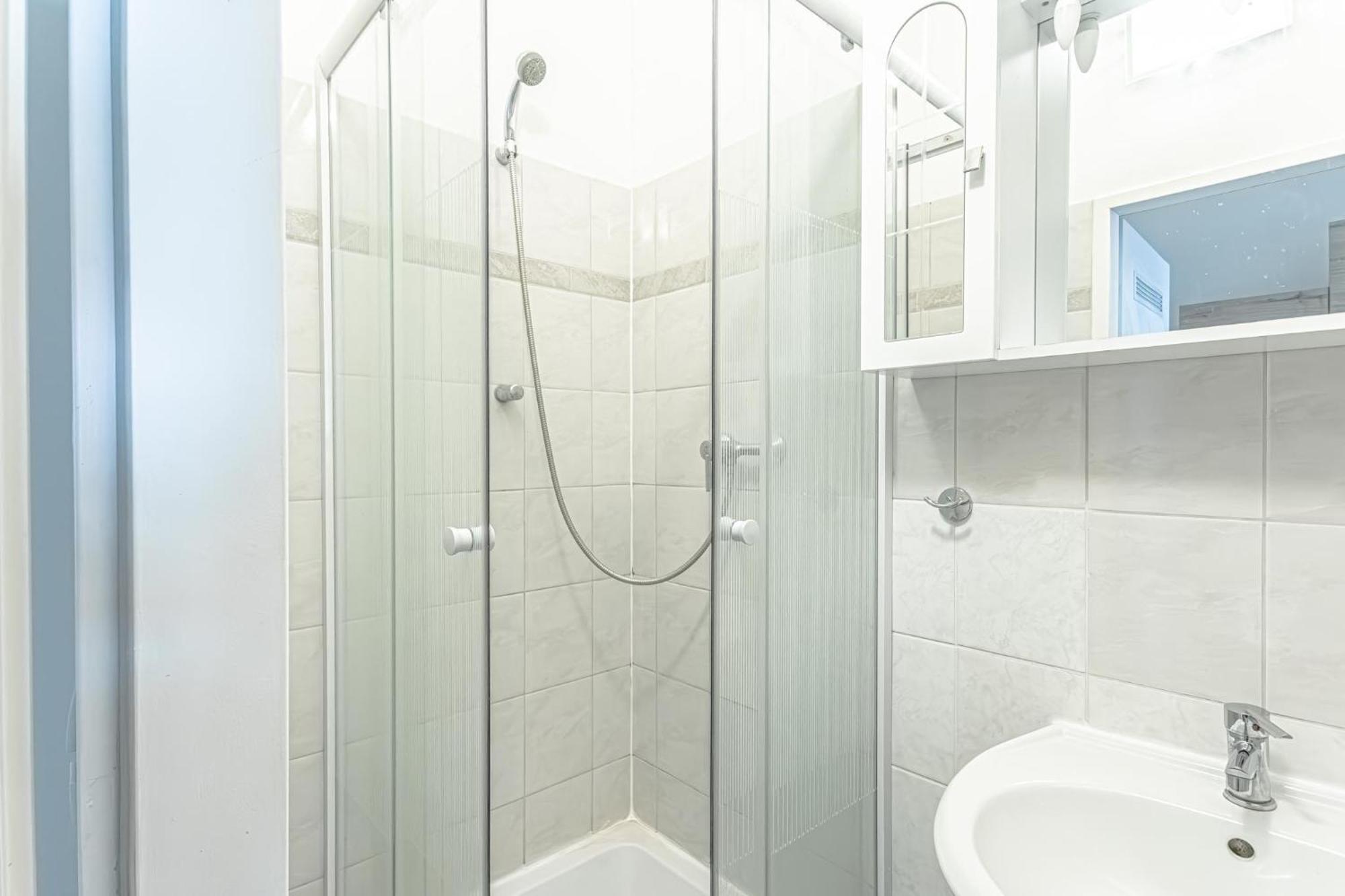 Explore Vienna 2Br And 1Lr Retreat Near Westbahnhof Esterno foto
